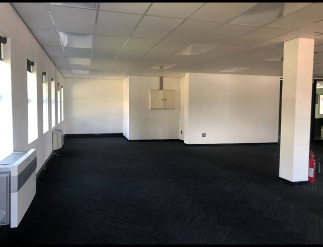 144M² OFFICE TO LET IN HYDE PARK